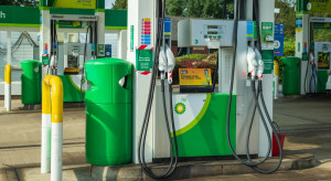 Wzrost cen paliw na stacjach. Droższa ropa i benzyna