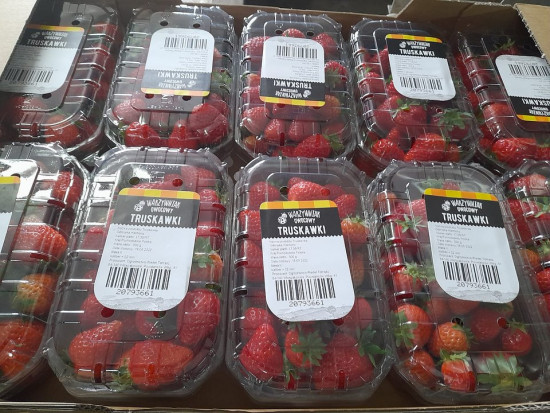 Truskawki w Biedronce. Ile kosztują polskie owoce?