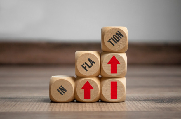 W maju tego rok ceny dóbr i usług konsumpcyjnych drożały o 13,9 proc. w odniesieniu do analogicznego okresu rok wcześniej./ fot. shutterstock Inflacja zaskoczyła analityków. Nadal będzie rosła