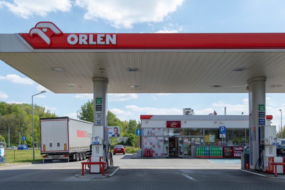Orlen z rekordowymi zyskami. Obniży ceny paliw o złotówkę?