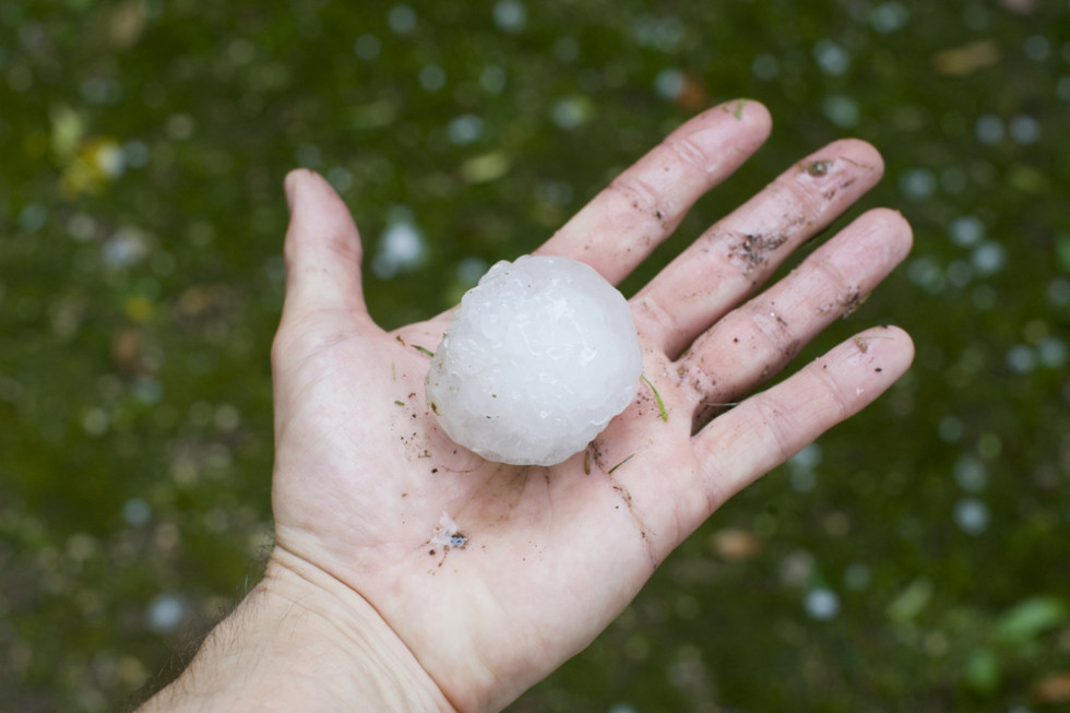 Nadciągają burze z gradem o średnicy 4 cm