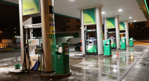 Ceny paliw: Benzyna będzie tanieć, zdrożeje ropa