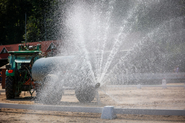 Zmarnowane miliardy litrów wody na wsiach