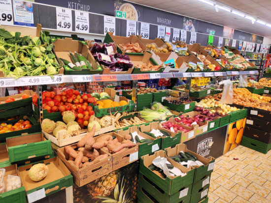 Owoce i warzywa w sklepach znów droższe