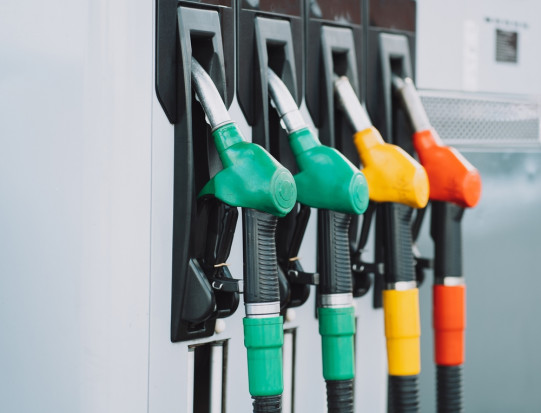 Drożejące paliwa w hurcie odbiją się na cenach na stacjach?