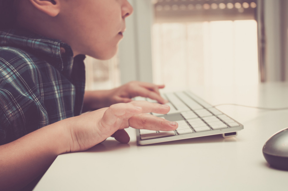 Co z komputerami i laptopami dla dzieci z byłych PGR-ów?/ fot. shutterstock Co z komputerami i laptopami dla dzieci z byłych PGR-ów?
