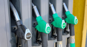 Ceny paliw na stacjach nadal droższe niż w hurcie