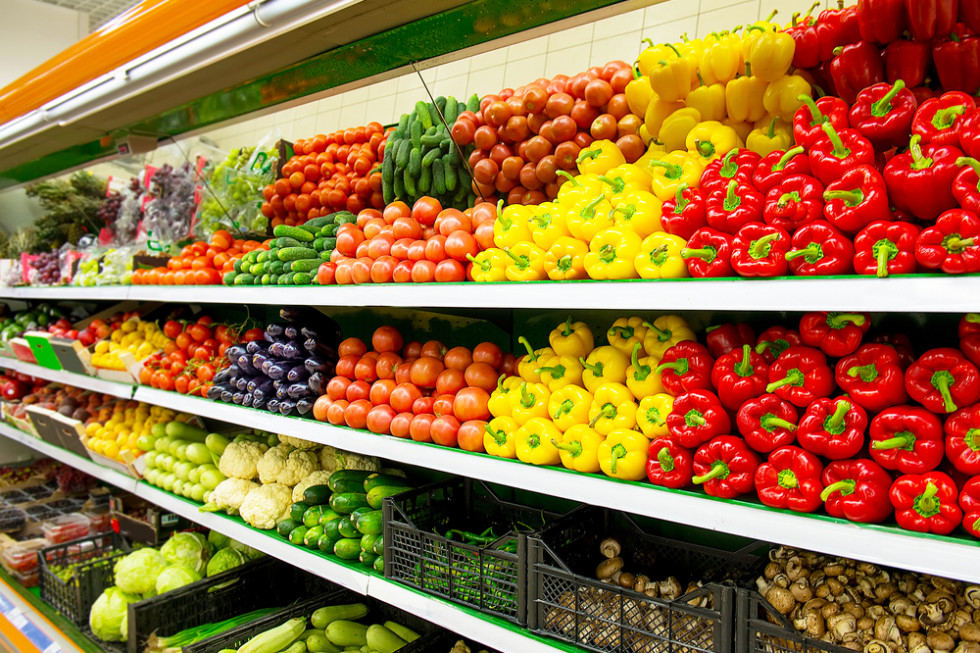 Sieci handlowe Auchan i Intermarche z zarzutami UOKiK/ fot. shutterstock Dwie sieci z zarzutami nieuczciwego wykorzystywania przewagi kontraktowej