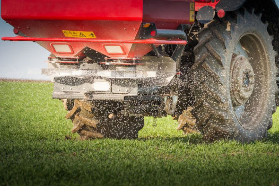 Agrochem Puławy opublikował nowy cennik nawozów azotowych. / fot. shutterstock Ile teraz kosztują nawozy? Znamy nowy cennik od Agrochem Puławy