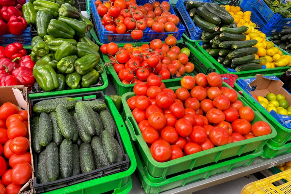 Szczególnie dotkliwe dla Rosjan są dzisiaj ceny świeżych owoców i warzyw. / fot. shutterstock Duży wzrost cen w Rosji. Jabłka 25 proc. droższe, ogórki - 64 proc.