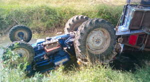 67-latek przygnieciony przez traktor. Poniósł śmierć na miejscu