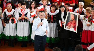 Solidarna Polska proponuje 200 zł, premier zapowiedział "300 plus" dla sołtysów