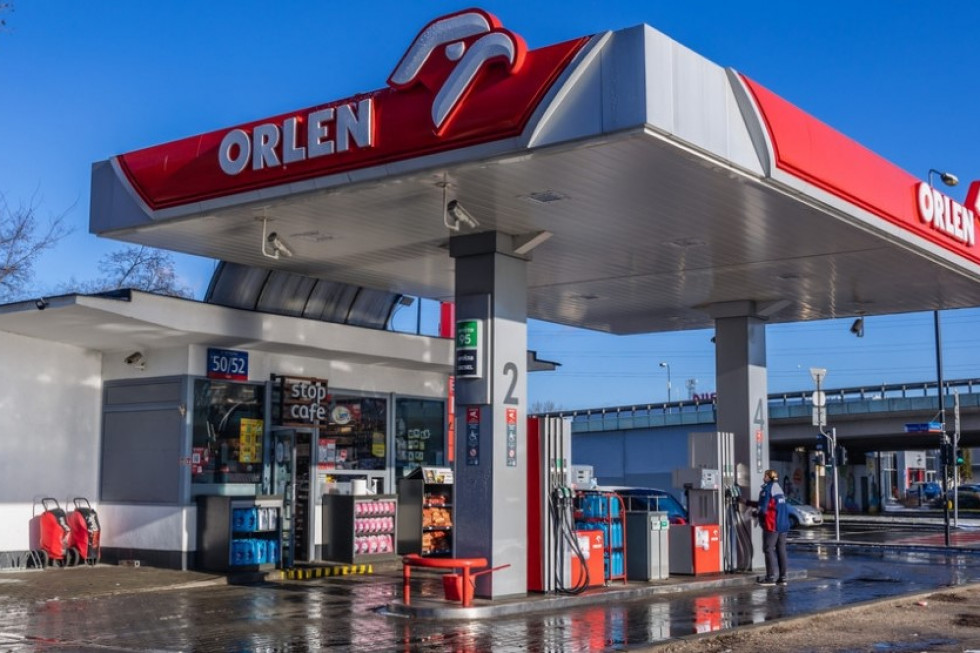 Ceny paliw: jest szansa na kolejne obniżki na stacjach