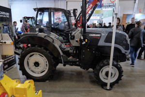 Ciągnik do borówek. Zwrotny i kompaktowy Carraro V 75