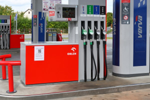 Ceny paliw na polskich stacjach będą spadać