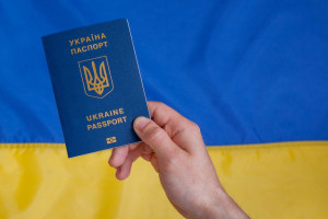 Wydłużono okres legalnego pobytu pomocnika rolnika z Ukrainy