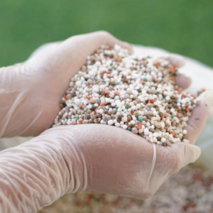 Brakuje nawozów? MRiRW odpowiada: "Należy oczekiwać"