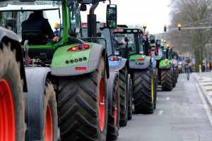 Francja: rolnicy będą dalej protestować na drogach