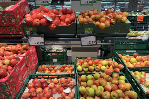 Tak sprzedawane są jabłka w Niemczech. Tyle kosztuje kilogram