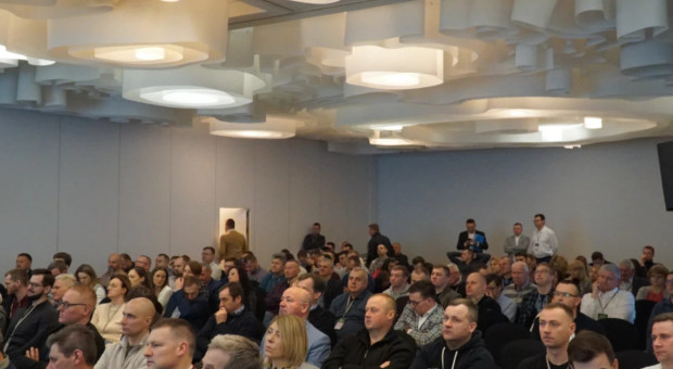 Nowy sezon zaczyna się zimą. Farmer zaprasza na konferencje w regionach